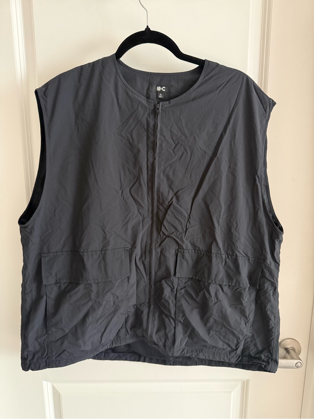 Uniqlo Women’s Sleeveless Zip Vest - Charcoal Gray